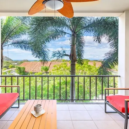 Large, Nautical-Themed End Unit In Coco With Lots Of Natural Light